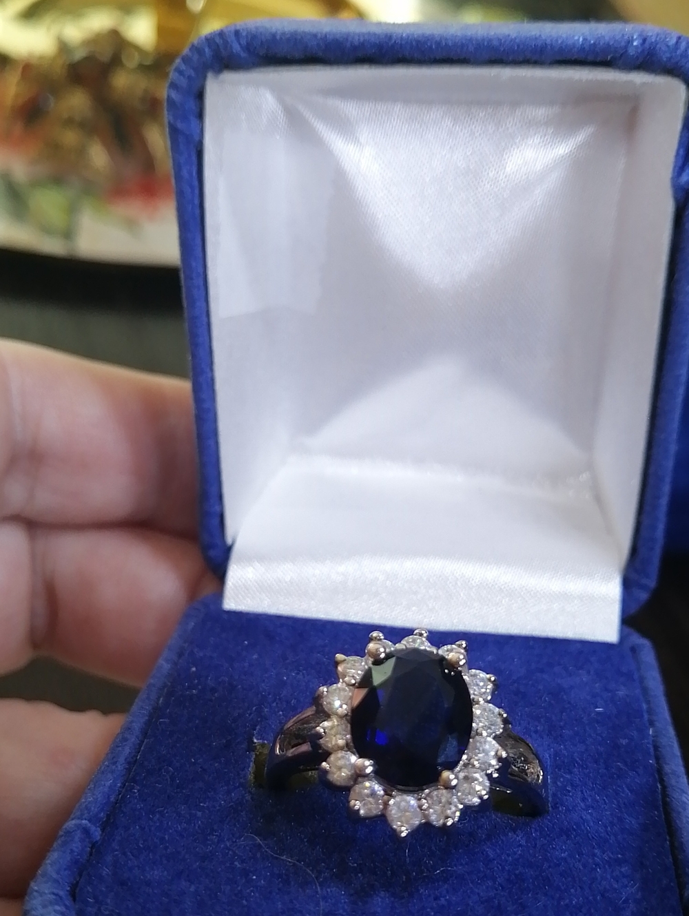 Royal Deluxe Official Copy Of Heirloom Princess Diana's Ring With Certificate